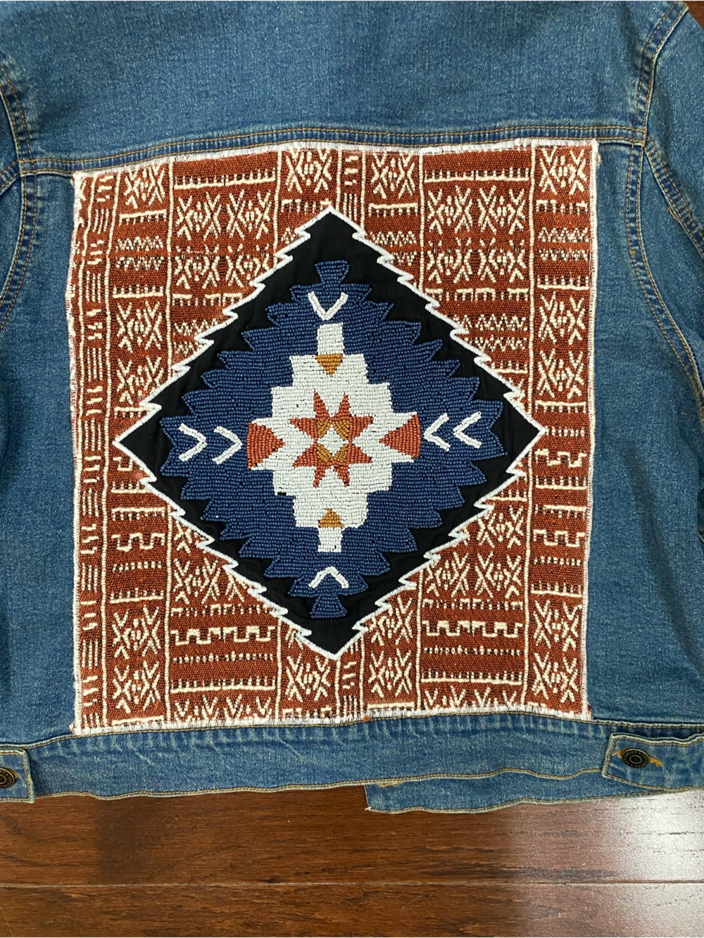 IDYLLWIND Miranda Lambert Trucker AZTEC BEADED Denim Jacket Size L VEUC! ~ RARE - Picture 2 of 5